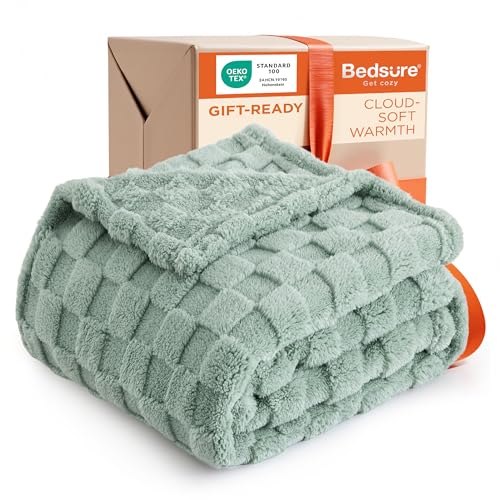 Bedsure Sage Green Checkered Fleece Throw Blanket