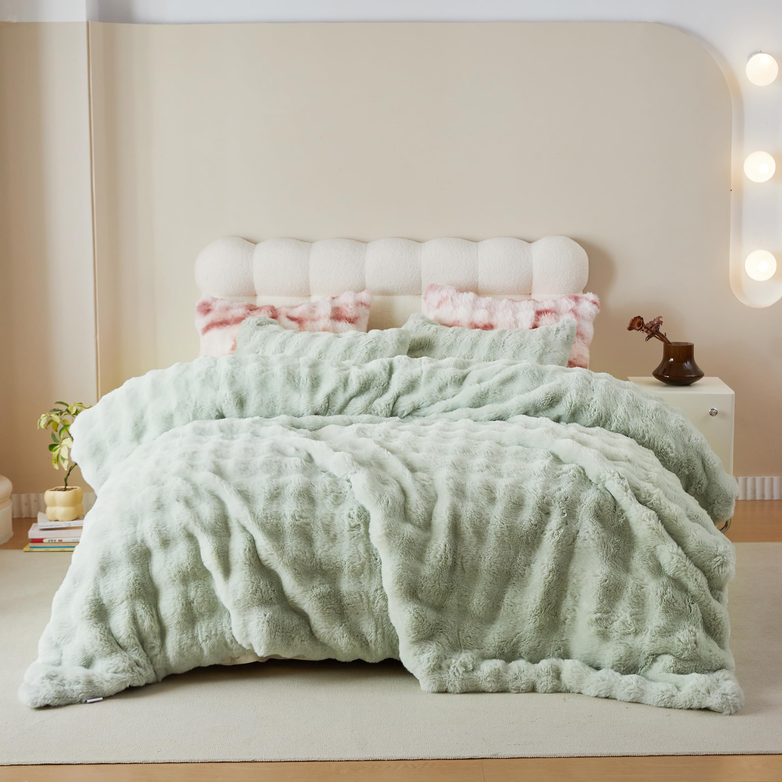 Simple&Opulence Light Green Fluffy Faux Fur Comforter King