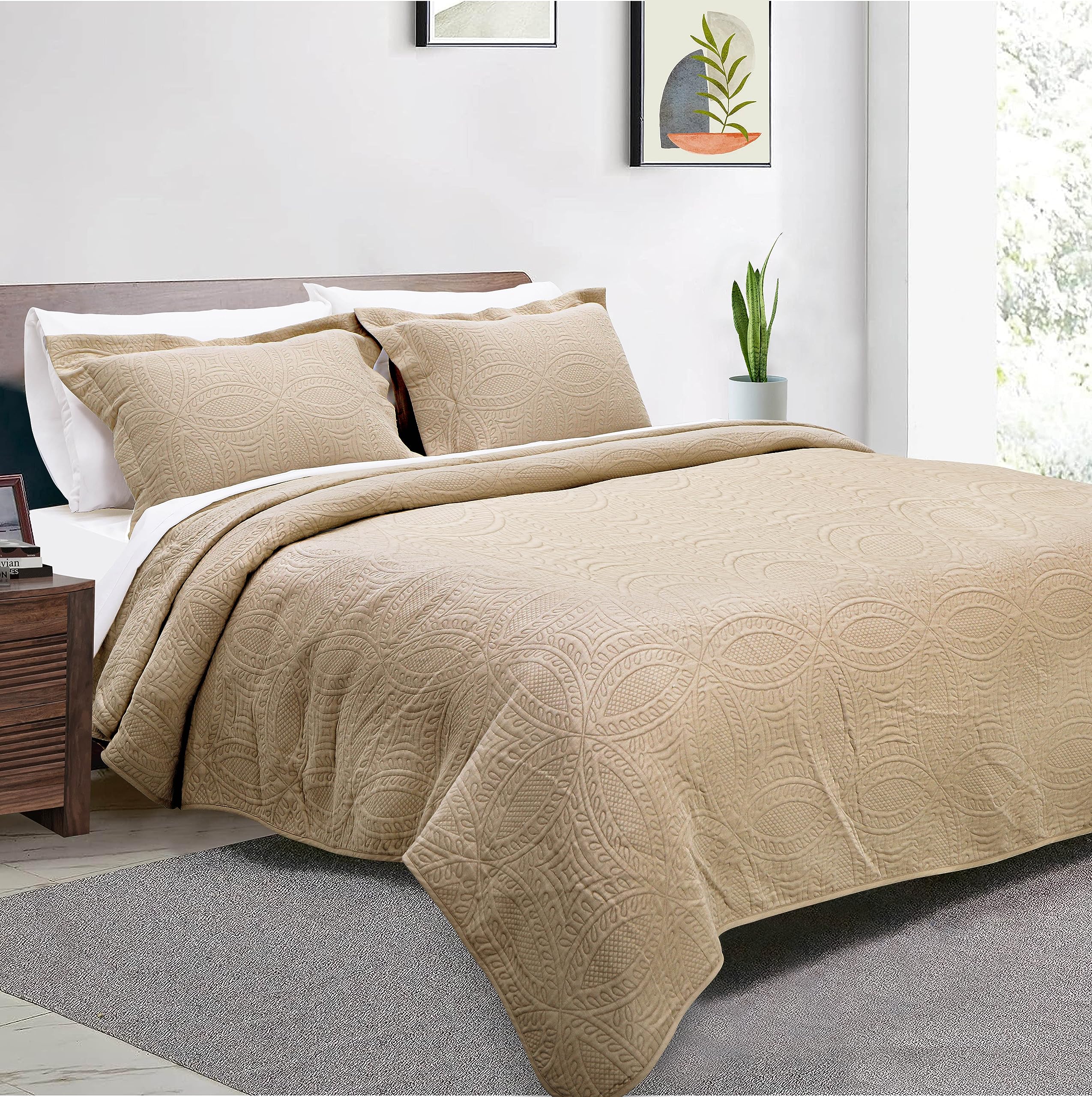 Threadmill Reversible Lightweight King Quilt Set Beige